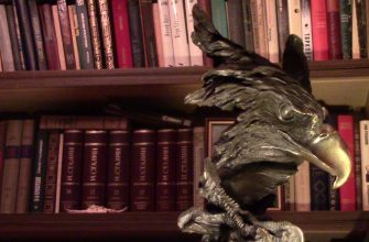 почему бронзовое изваяние орла предпочтительнее